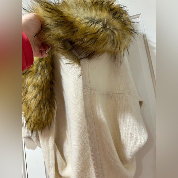 Bebe faux fur shawl sweater open front jacket - Picture 7 of 16
